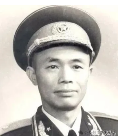 党史人物：鍾伟将军及子女